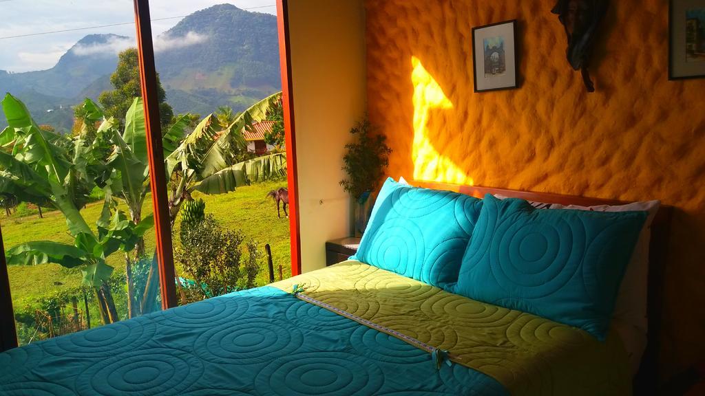 Coliving La Boira Acomodação com café da manhã Jardin Exterior foto