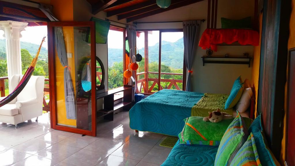 Coliving La Boira Acomodação com café da manhã Jardin Exterior foto