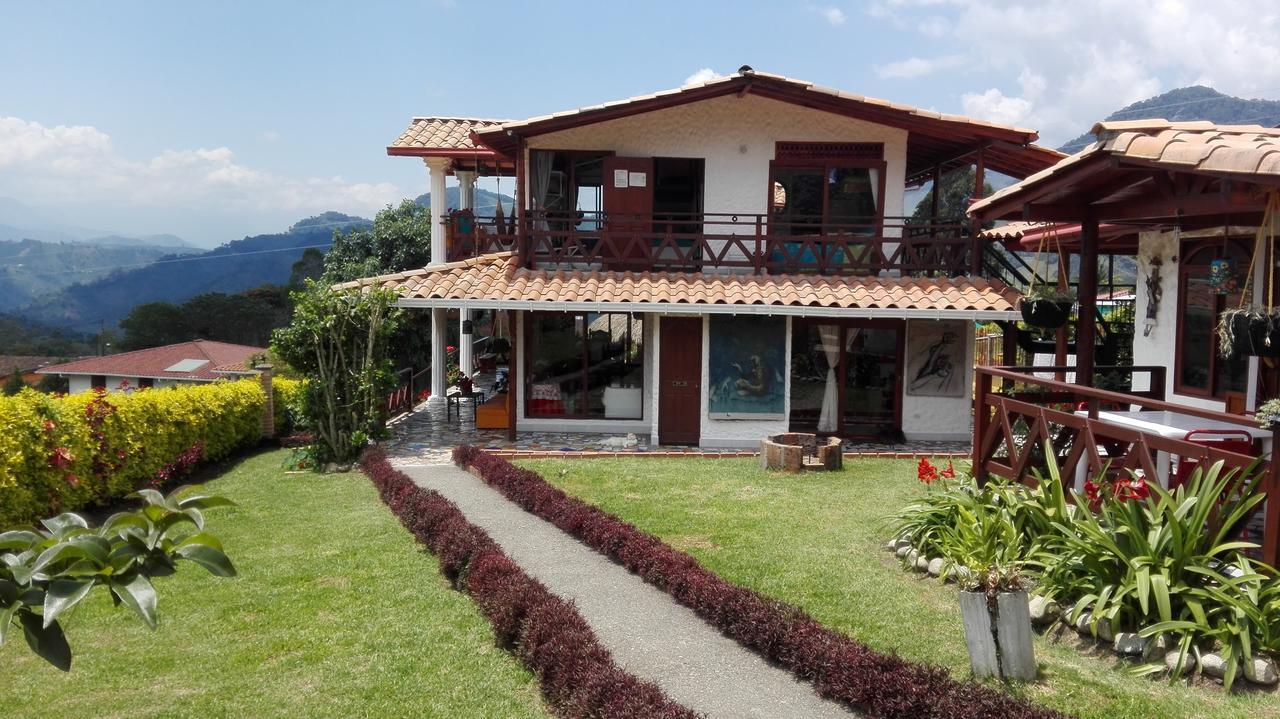 Coliving La Boira Acomodação com café da manhã Jardin Exterior foto