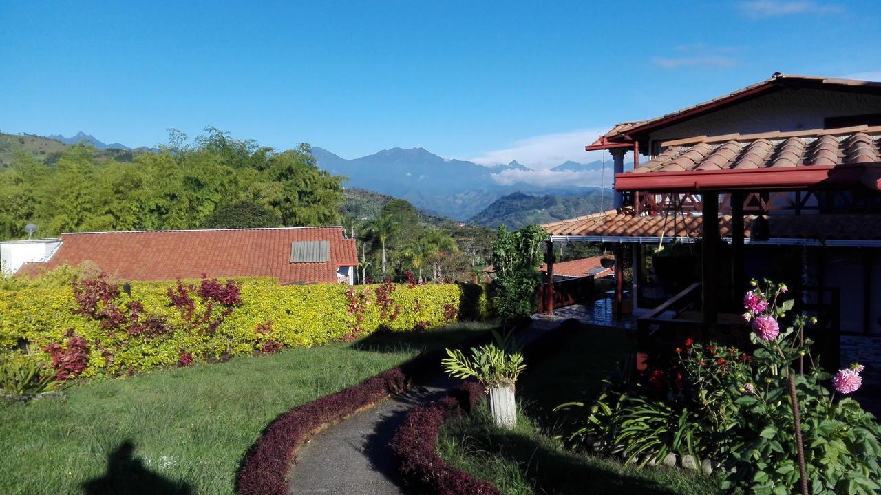 Coliving La Boira Acomodação com café da manhã Jardin Exterior foto