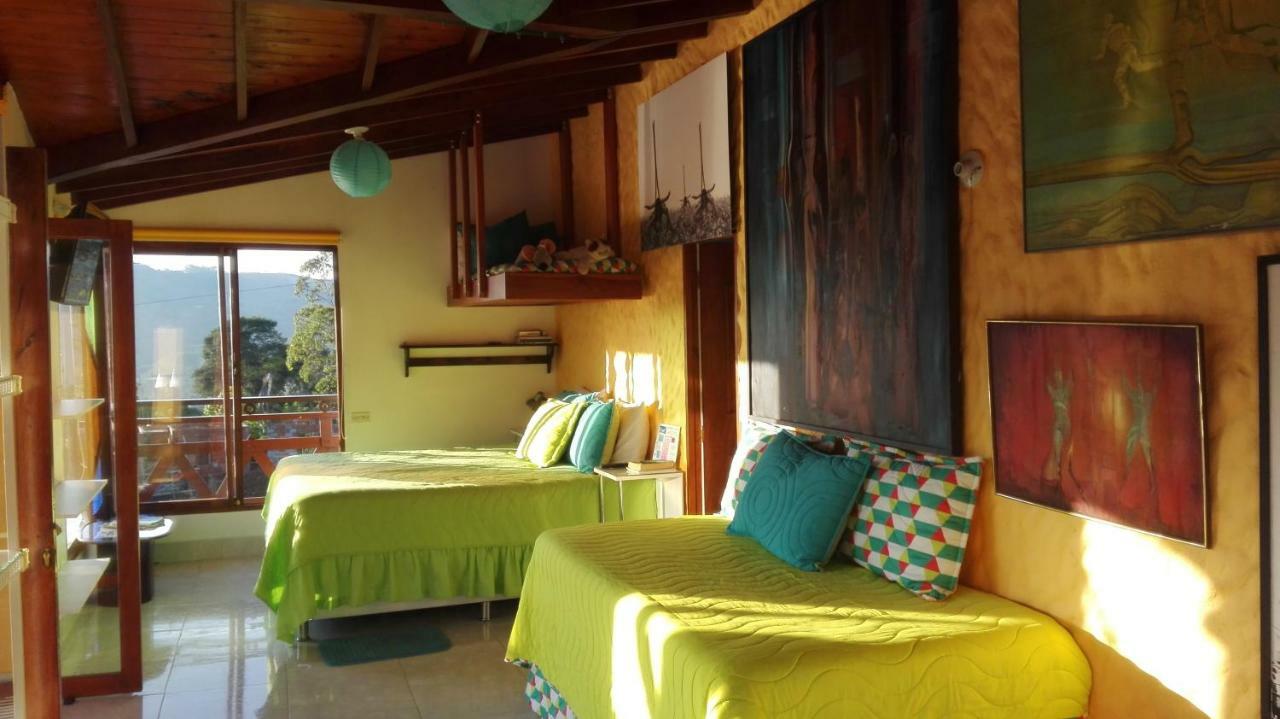 Coliving La Boira Acomodação com café da manhã Jardin Exterior foto