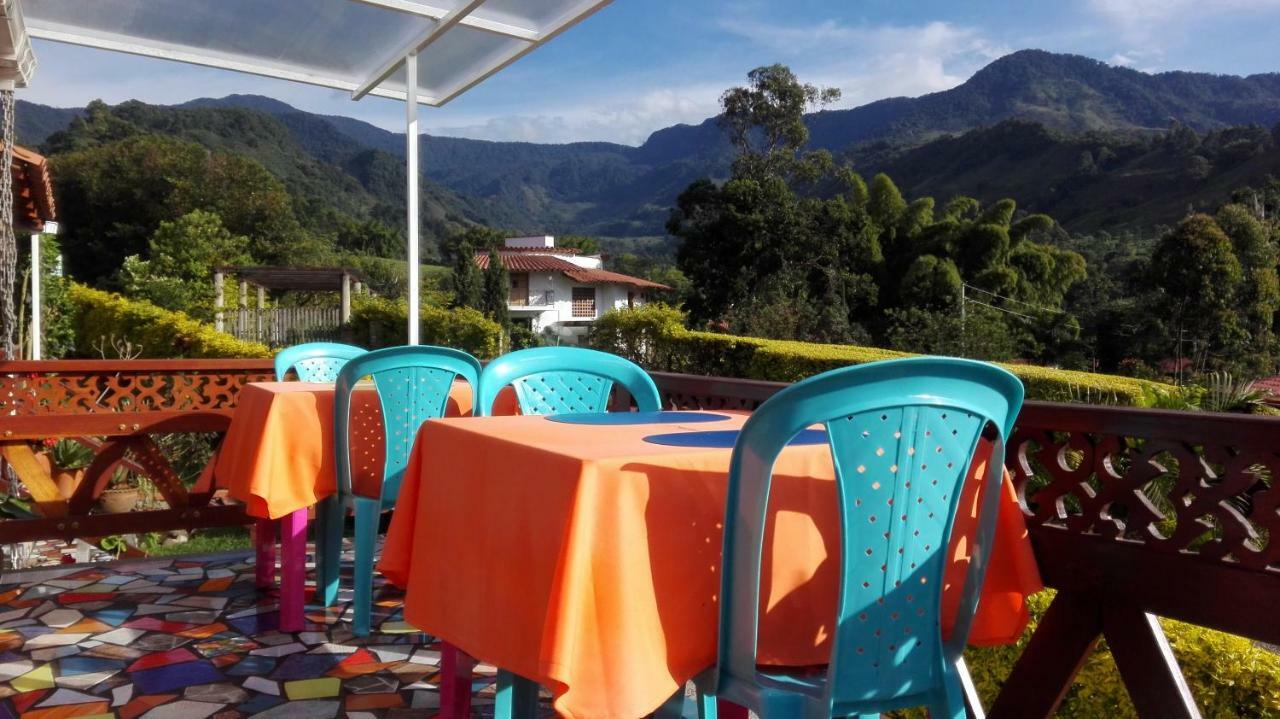 Coliving La Boira Acomodação com café da manhã Jardin Exterior foto