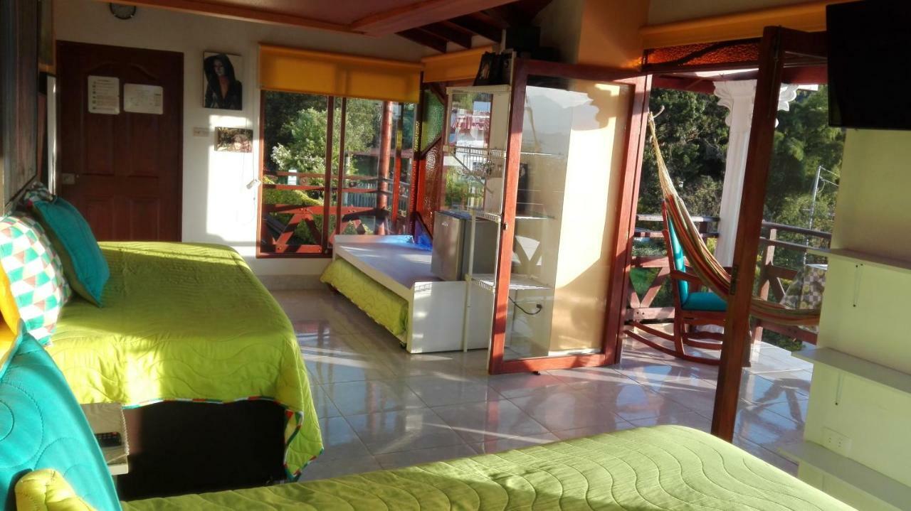 Coliving La Boira Acomodação com café da manhã Jardin Exterior foto