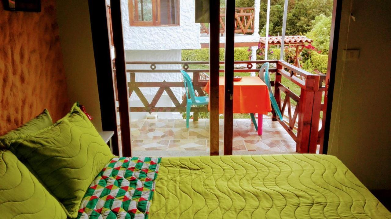 Coliving La Boira Acomodação com café da manhã Jardin Exterior foto